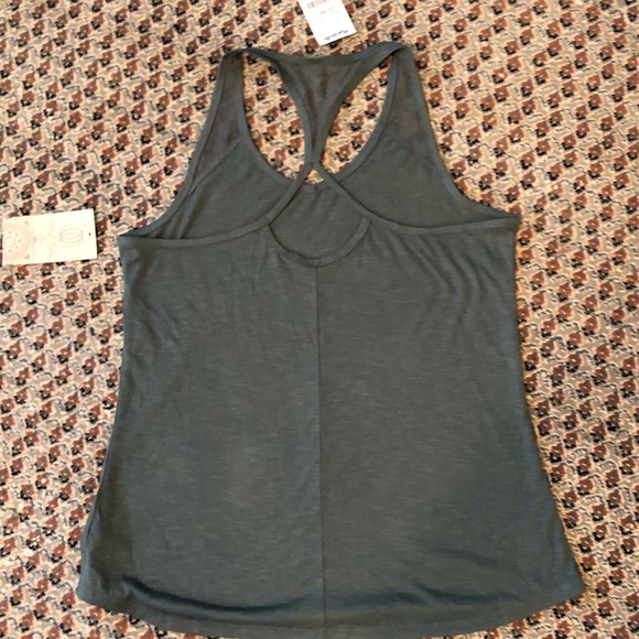 NWT New Balance Racerback Workout Tank size M - Picture 5 of 10